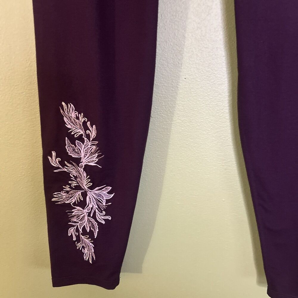Betsy Johnson Performance Leggings capri purple embellished pull on size XL - Picture 4 of 12
